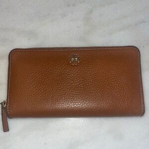 Tory Burch wallet